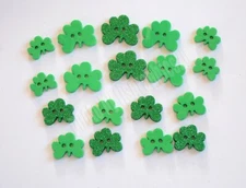 Shamrock Buttons / Sew-Thru Style /  Jesse James Dress It Up / Plain & Glitter