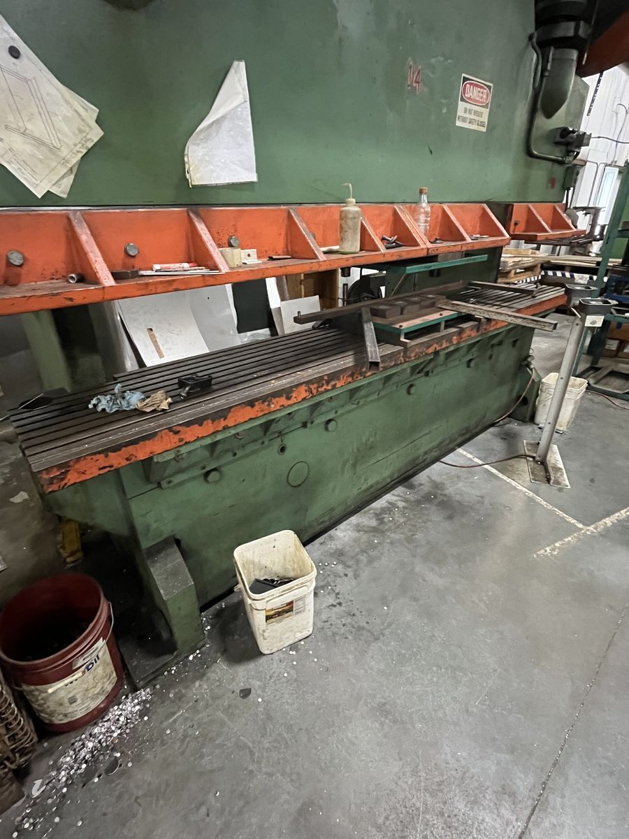 Chicago Model 608D 300 Ton x 10' Press Brake eBay