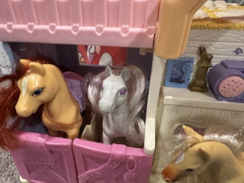 Fisher Price Loving Family Dollhouse Friendship Sweet Expressions Horse Stable - Picture 3 of 13
