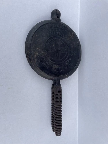 Antique GRISWOLD  #8 Cast Iron Waffle Iron Pat #151 No Base