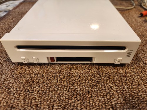 Console Nintendo Wii bianca RVL-001; si accende ma non completamente testata - Foto 6 di 11