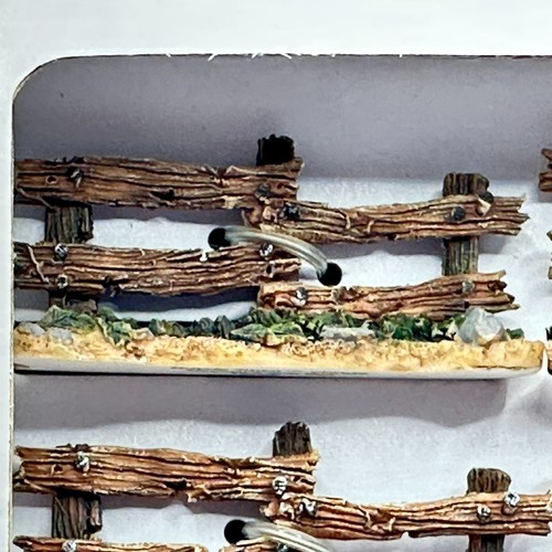 Boyds Bear Wunnerful Villages #19802 Matthew's Split Rail Fences Accessory