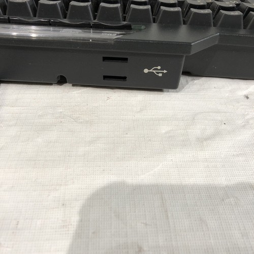 IBM SK-8805 Wired USB Ergonomic Keyboard Black - Picture 4 of 7