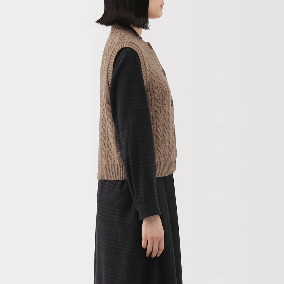 MUJI Womens Andes Wool Vest Gray FedEx - Image 3 of 4