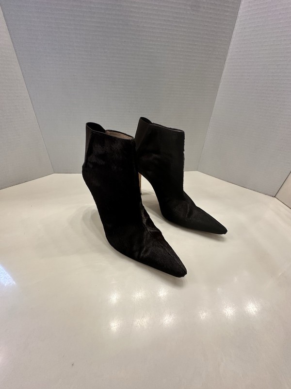 Manolo Blahnik Brown Fur Women’s Booties Size 39