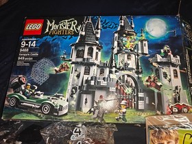 LEGO 9468 Monster Fighters Vampyre Castle Retired Set Very damaged box 
