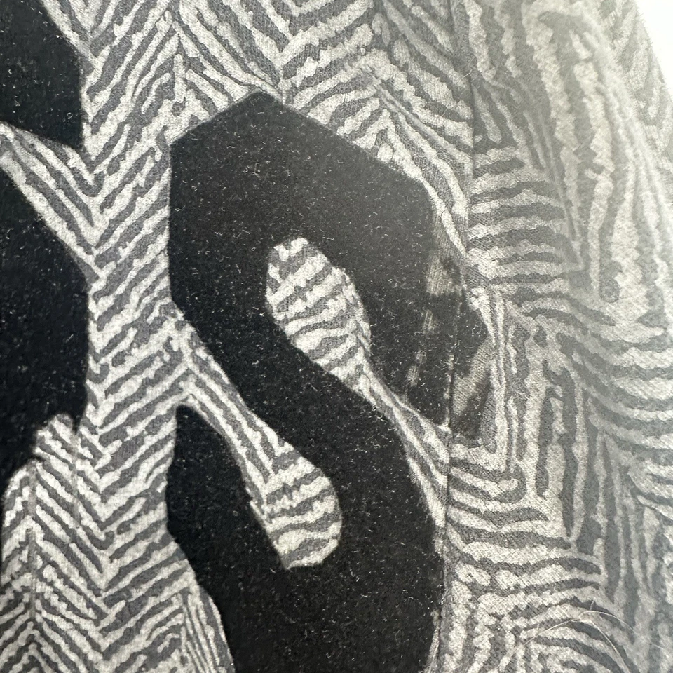 Camisa Marc Ecko Para Hombres L Gris Negra LOCURA Manga Larga Flocada Y2K Streetwear Foto 4 de 4