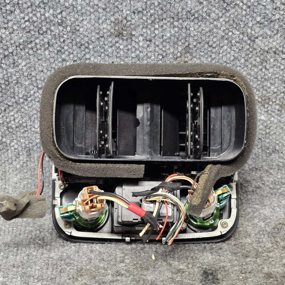 Оригинальная задняя центральная консоль вентиляционная решетка с подогревом сидений 2004-2009 JAGUAR X350 XJ8 XJR - Изображение 4 из 4