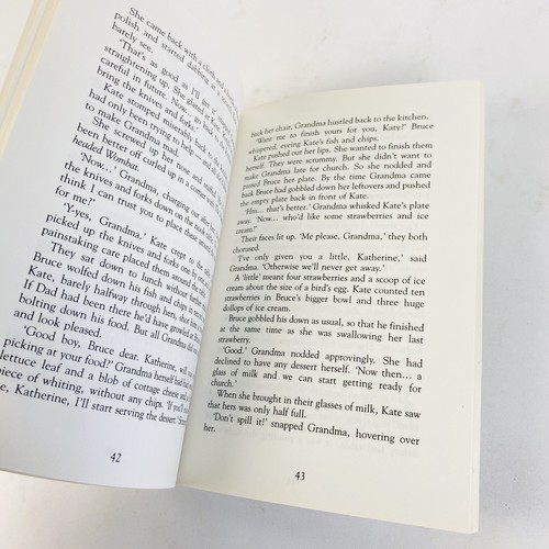 Butterfingers by Vivienne Wallington RARE 1986 1st Edition Paperback AU Author - Picture 13 of 15