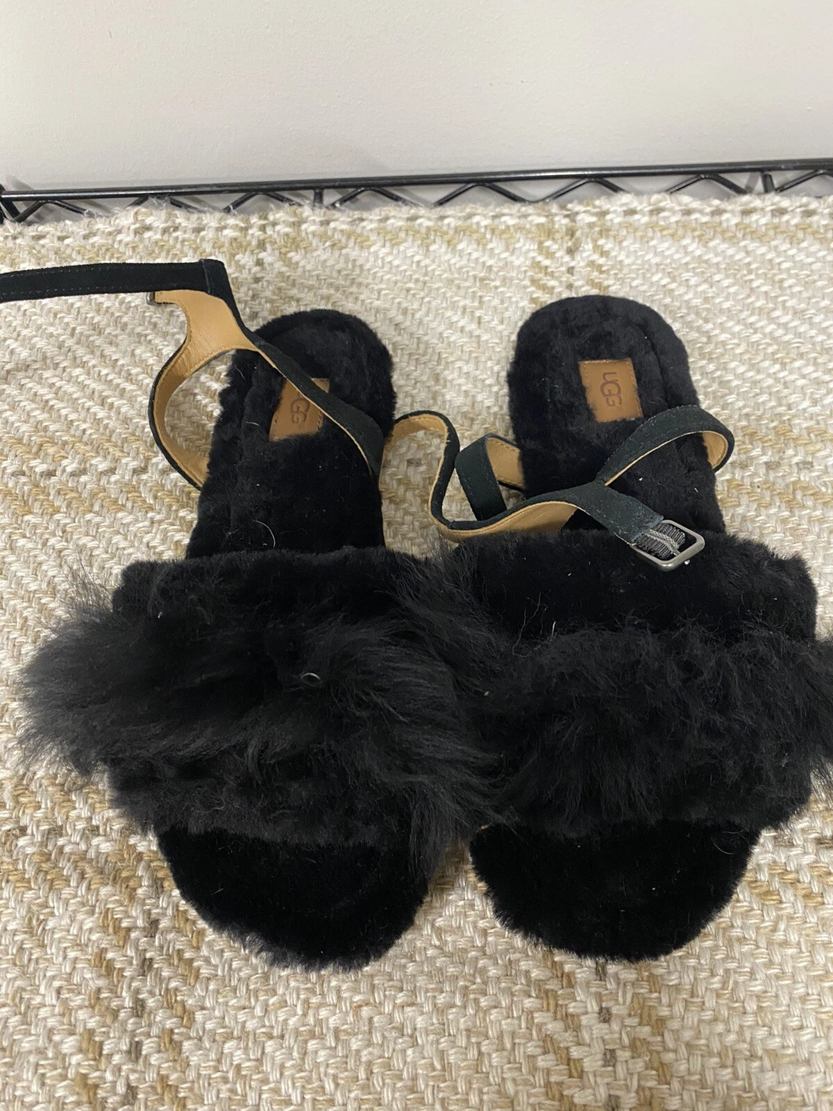 SANDALI DA DONNA NERI UGG FLUFF FEST IN PELLE DI PECORA TAGLIA 8 5 1099947