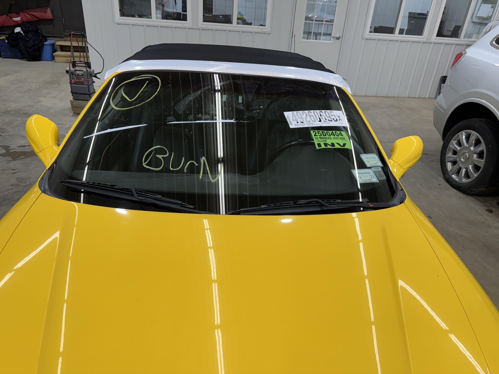02-06 MASERATI SPYDER CAMBIOCORSA FRONT HOOD BONNET W/HINGES YELLOW 231246