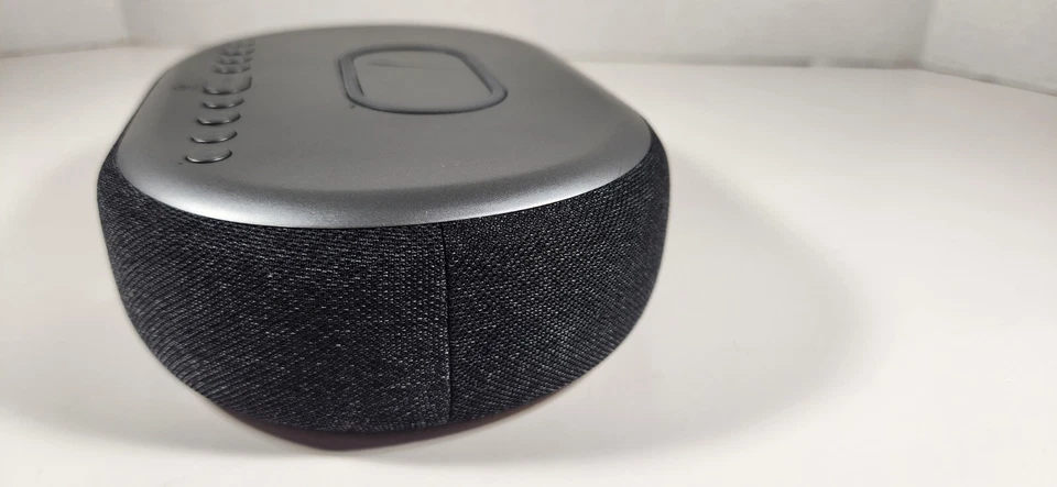 iHome TimeBoost Reloj Despertador Bluetooth con Carga Inalámbrica Negro Foto 4 de 4