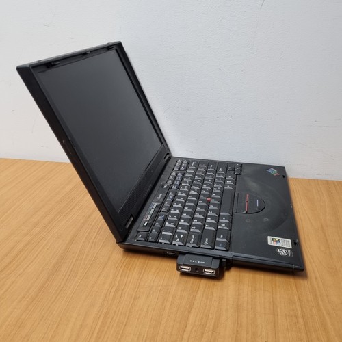Vintage IBM ThinkPad i Series 1161-43M 8.44GB Capacity 185MB RAM *Parts Only* - Picture 18 of 24