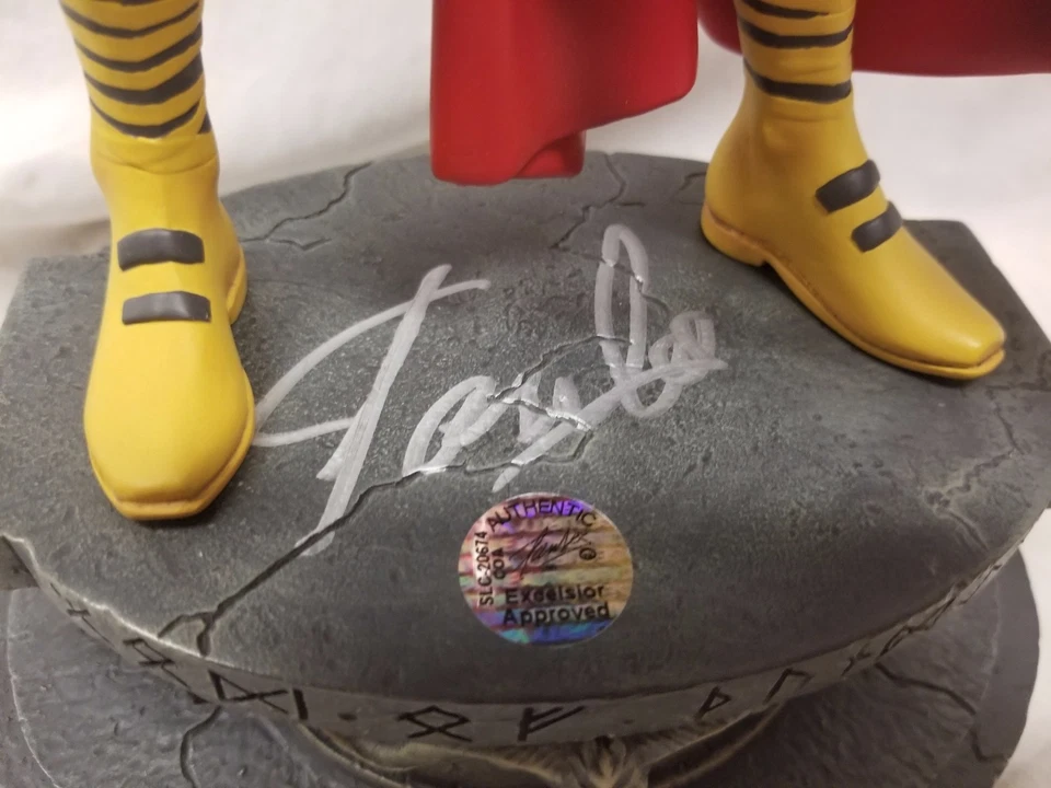 BOWEN DESIGNS SIGNED By STAN LEE THOR Classic MUSEUM STATUE 15" AVENGERS Hulk . - Image 2 of 4