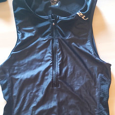 2XU Triathlon Top Sleeveless Half Zip Black Size Large MT4358a