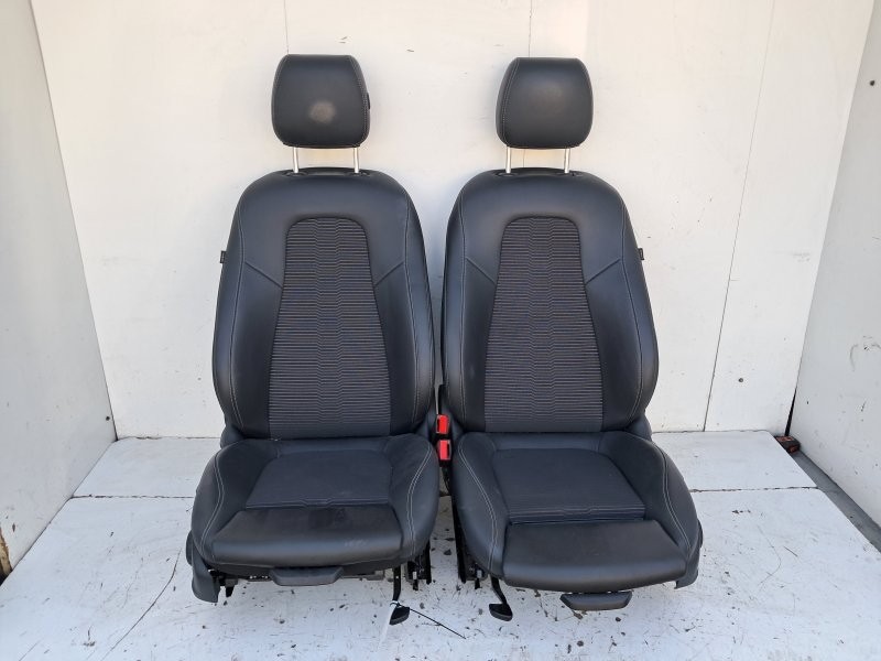 IMBOTTITURA COMPLETA IN PELLE E TESSUTO MERCEDES-BENZ CLASSE A (W177) 2.0 D 16v