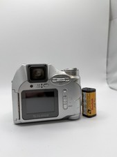 Fujifilm Finepix 2800 Zoom Digital Camera Fuji FOR PARTS ONLY W/ Memory Card 