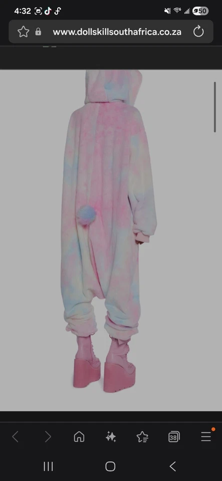 Lindo monstruo pastel de Doll's Kill Foto 2 de 4