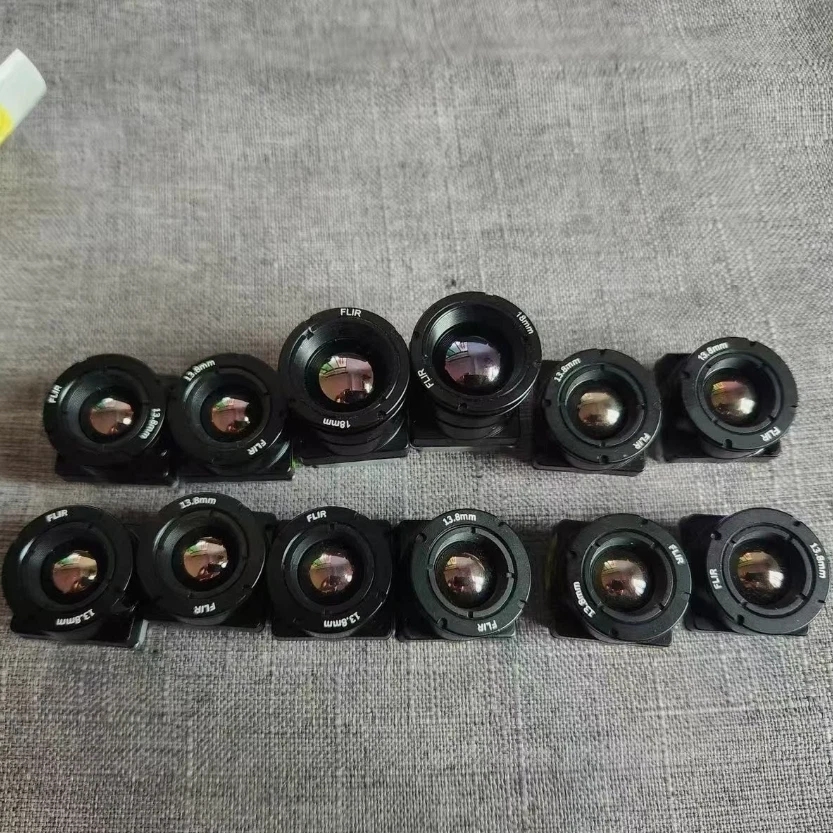 Bosón FLIR 320, 60 Hz, lente 13,8 mm, una unidad Foto 3 de 3