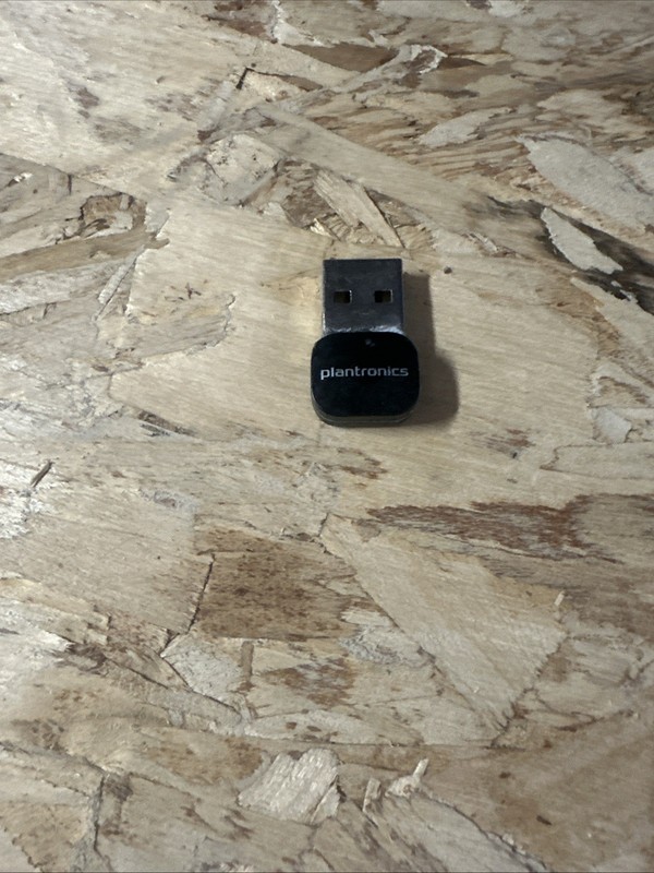 Plantronics BT300 UC VV2 Bluetooth USB Dongle Adapter UC PLT-BT300