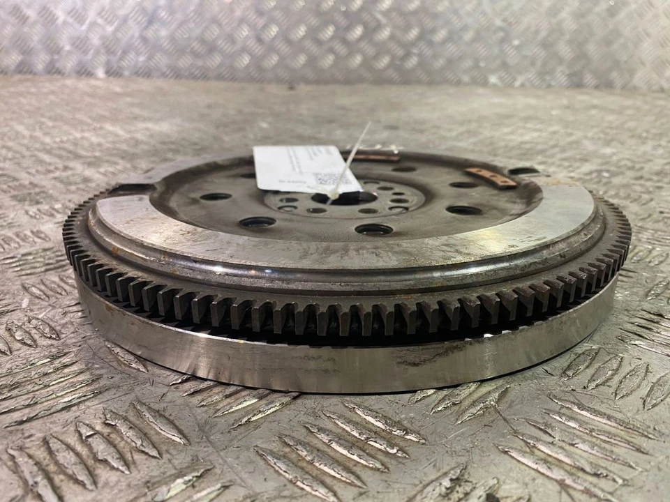 Hyundai Tucson IV NX4 2020 Schwungrad 232002M500 Benzin / Strom UTO44693 - Bild 2 von 4