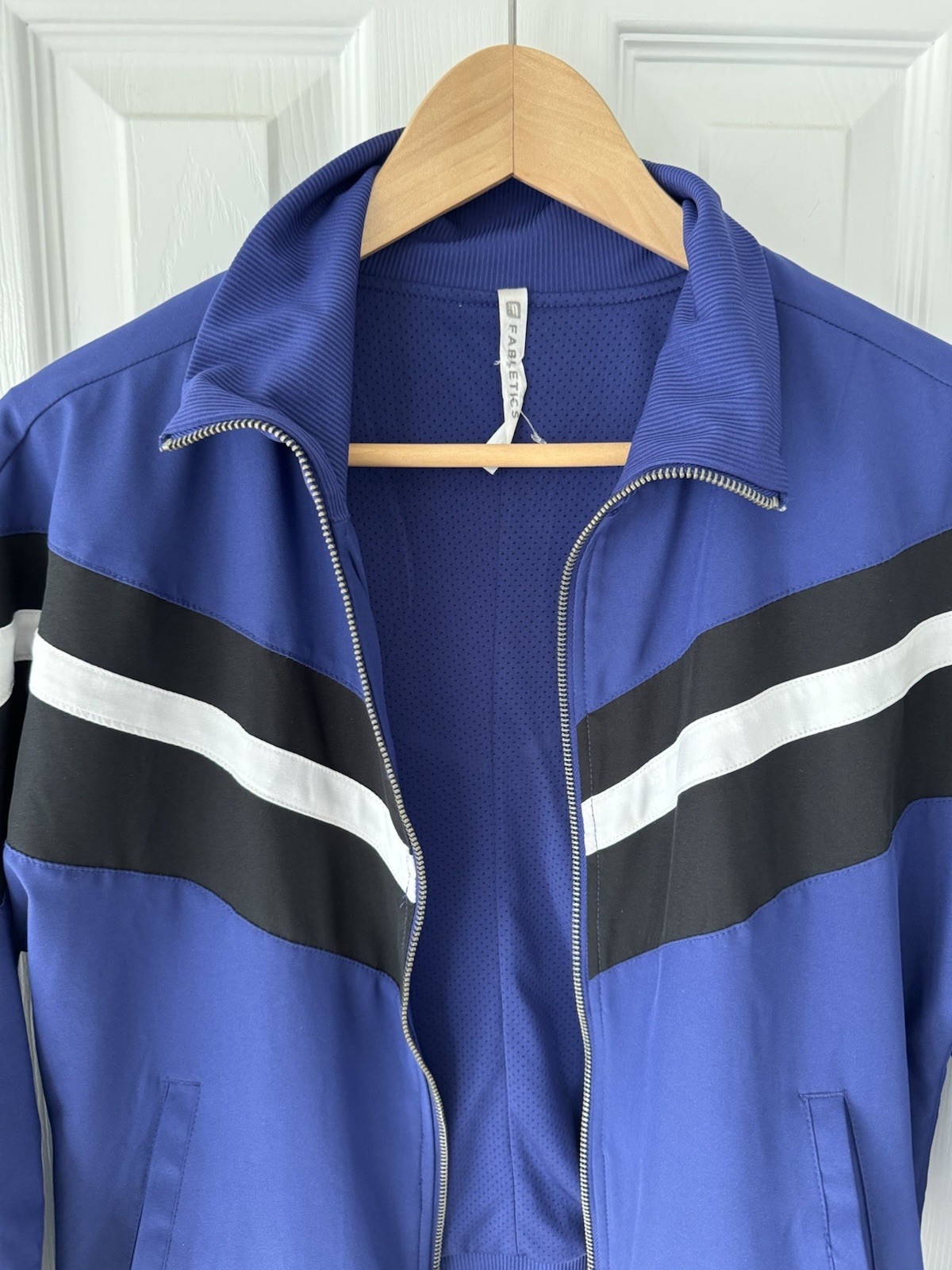 Fabletics Augustus 70s Bomber Jacket Small Women’… - image 4