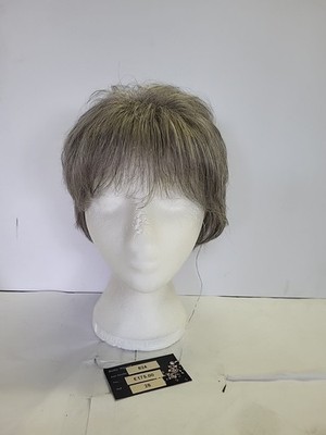 Kurzer grauer Lagenlook glatter Bob mit Fransen - Haarausfall Alopezie Chemo REF W39