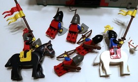 VINTAGE LEGO 6073 CASTLE ARMOR LION FALCON KNIGHTS 1984 SET W/ INSTRUCTIONS LOT