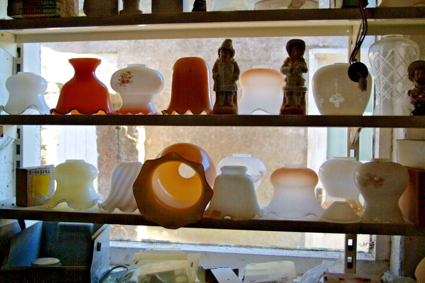 VARIOUS REPLACEMENT GLASS LAMPSHADES, ADVISE WHICH ONES YOU REQUIRE