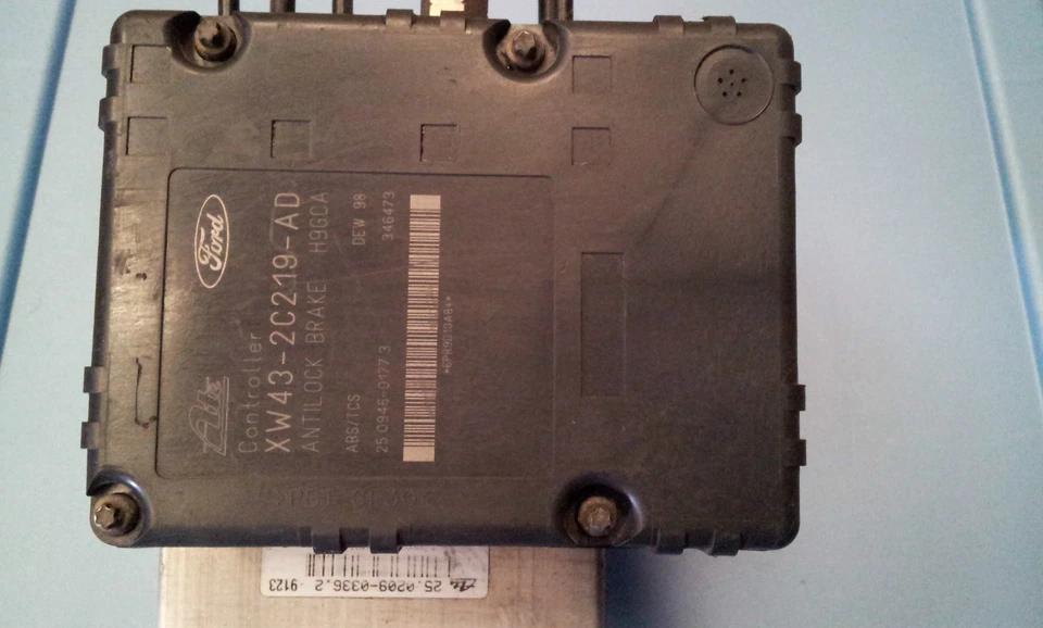 LINCOLN LS 2000 2001 2002 MÓDULO BOMBA 1W432C219AD  Foto 4 de 4