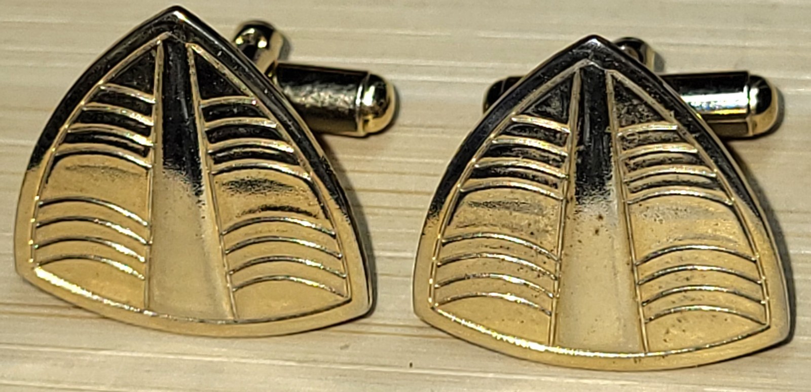 Vintage Goldtone Triangular Embossed Cufflinks 13… - image 1