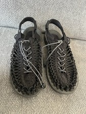 Keen UNEEK Men's Black Sandals Size 10.5