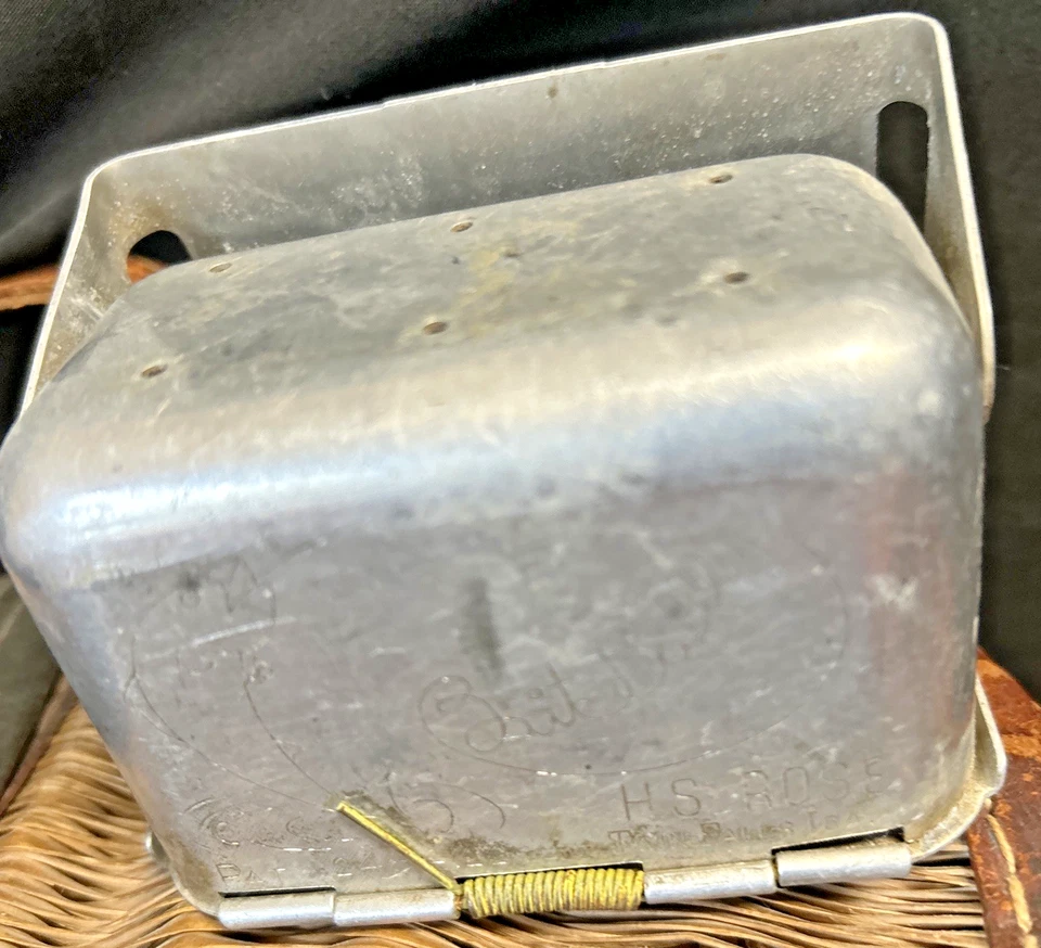 Cesta de mimbre con correas de cuero trucha pesca con mosca creel + 2 cajas de cebo de metal Foto 3 de 4