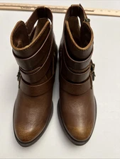 Not rated boot women’s size 6 Brydie tan