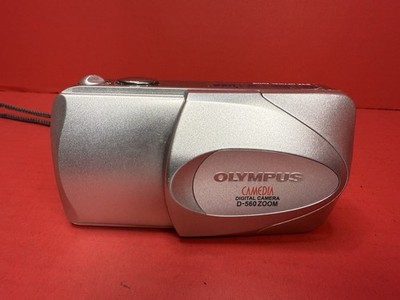 Olympus CAMEDIA D-560 Zoom 3.2MP Digital Camera - Silver Tested & Works
