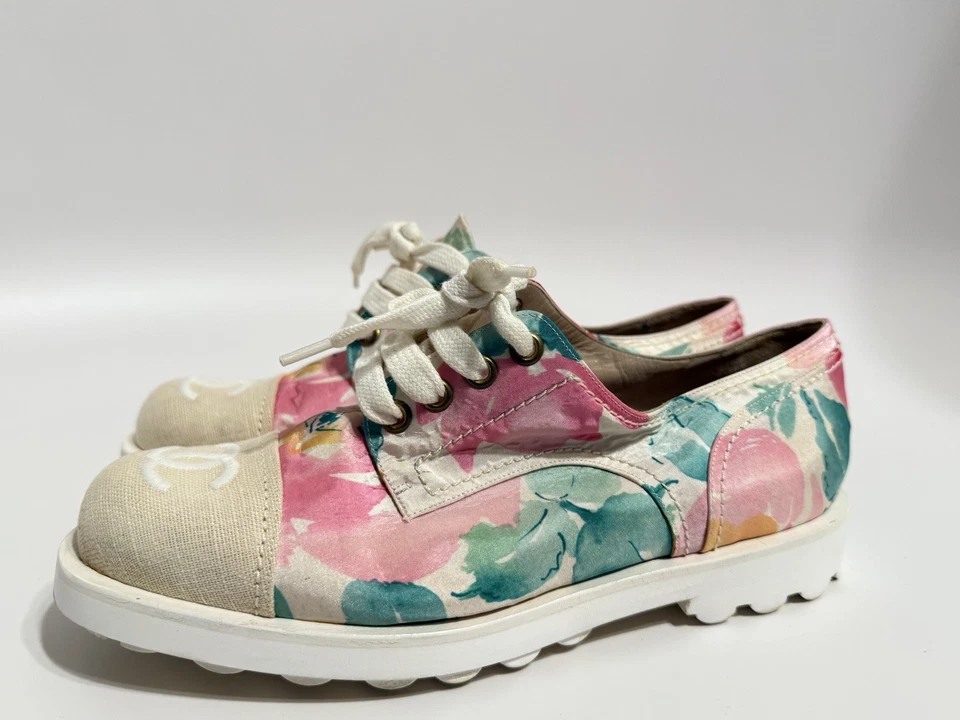 Zapatos Chanel Rosa Floral Logo CC 37 De Colección Foto 2 de 4
