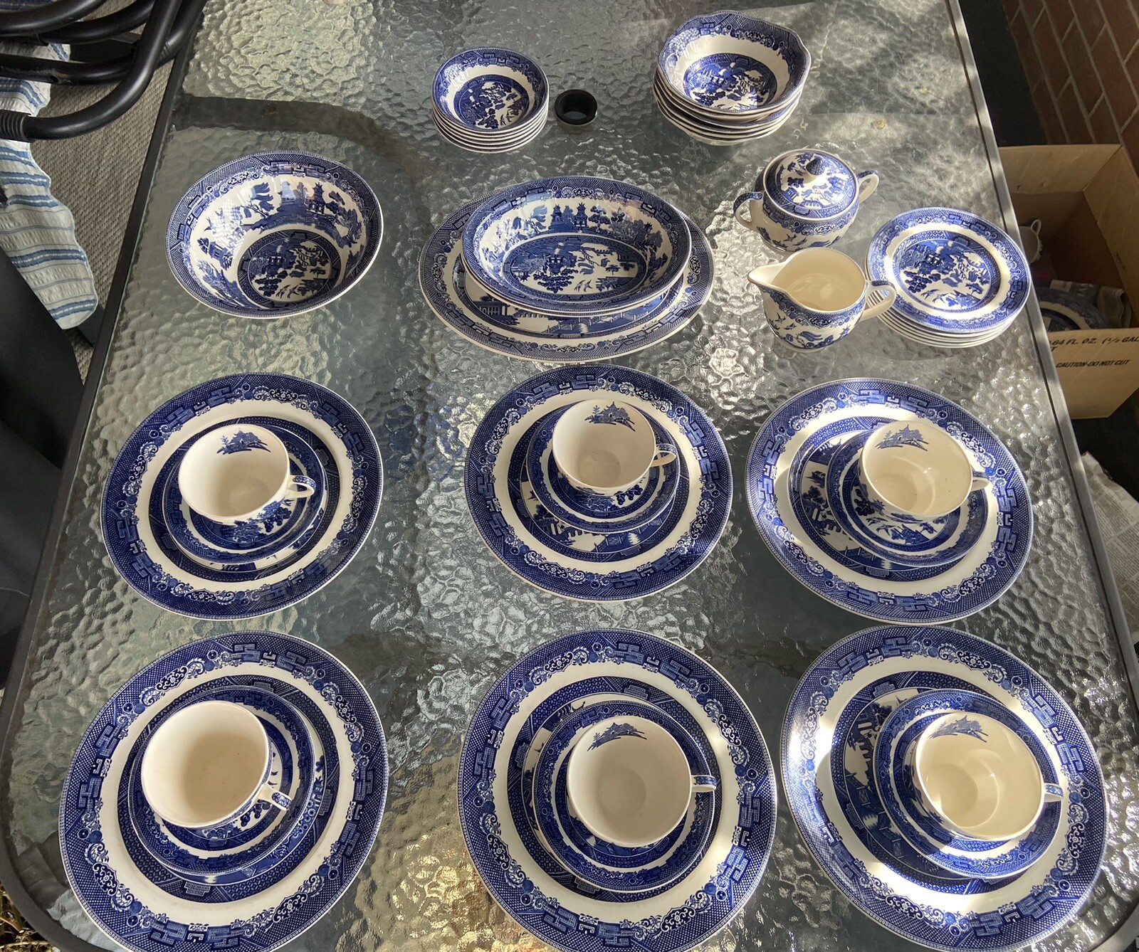 42 Pc . Johnson Bros . Blue Willow Dinnerware eBay