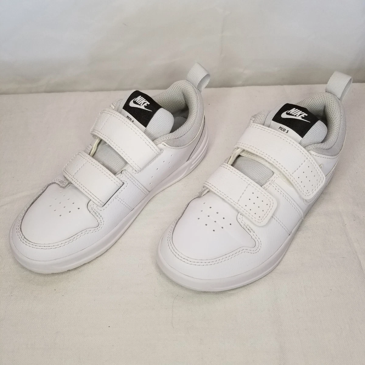 Nike Pico 5 All White Children Youth Size 13C AR4161 100 Hood and loop straps