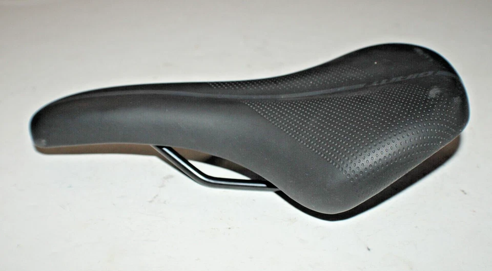 Selim de bicicleta Giant MTB 270/155mm preto conforto de estrada cascalho híbrido remetente rápido EUA - Imagem 4 de 4