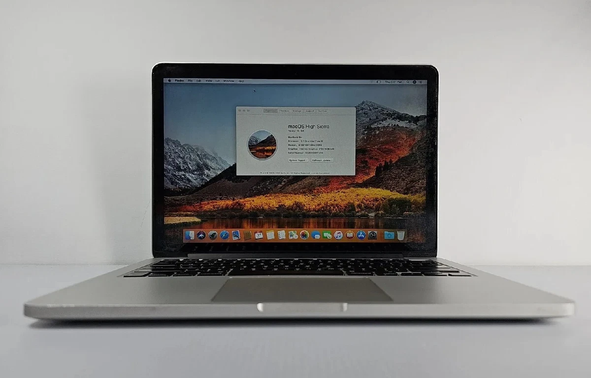 Apple MacBook Pro (13-inch Early 2015) 2.7 GHz Intel core i5 256GB SSD 8GB  RAM