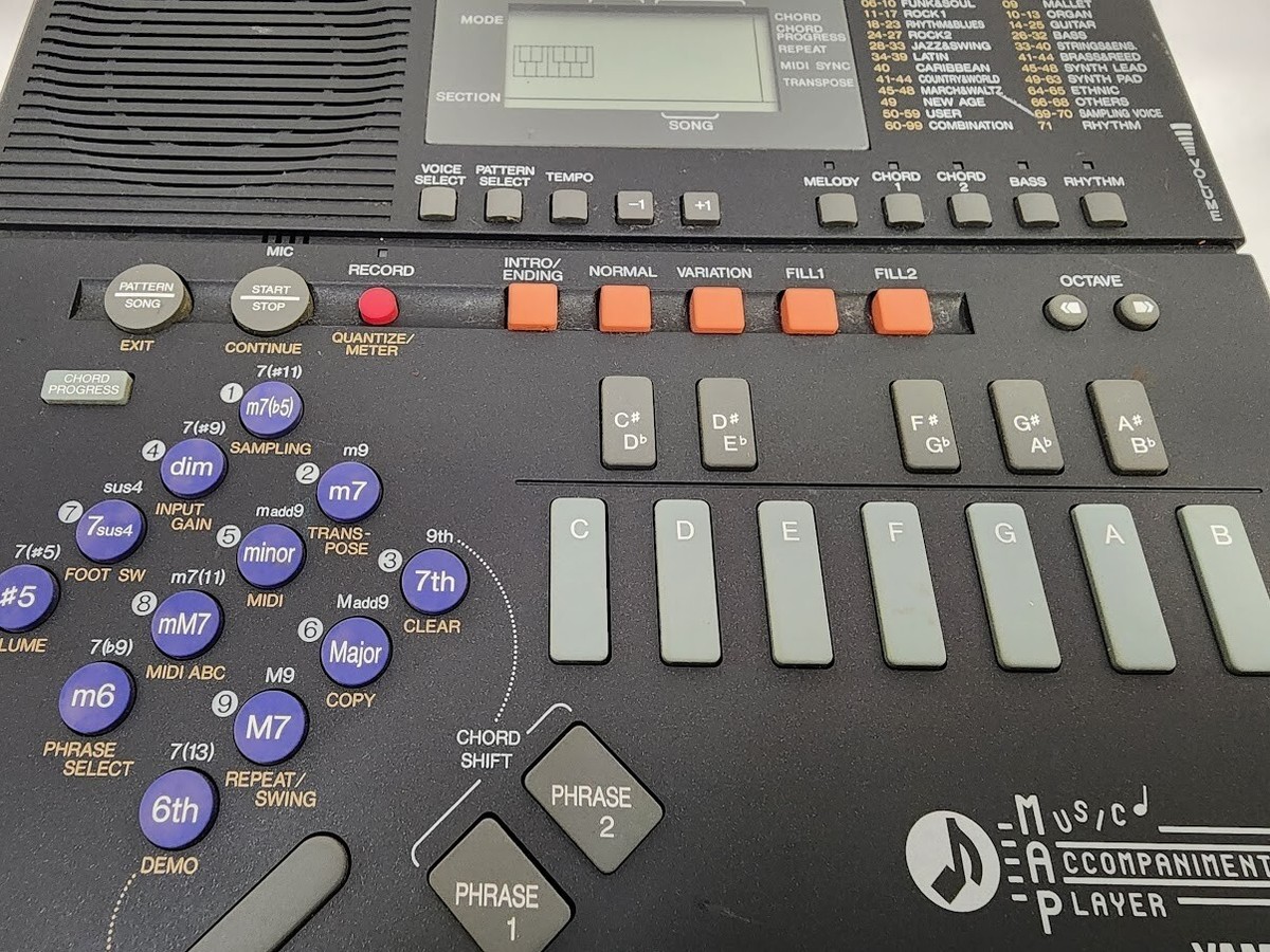 Yamaha QR10 Portable Sequencer Sampler Drum Machine Guitar