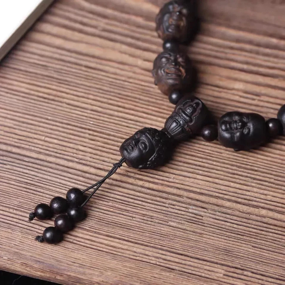 Madera de agar natural dieciocho arhats talla Buda amuleto cuentas de oración coche pandent Foto 4 de 4