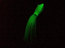 (3) 10OZ LUCANUS STYLE VERTICAL GLOW JIG W/ SQUID SKIRTS