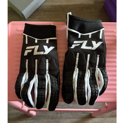 Fly Racing Evolution Football Full Finger Gloves Black/White M Hook & Loop