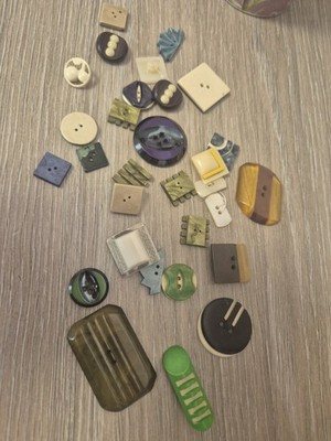 392 - Vintage antike Knöpfe Restposten verschiedene Materialien Bakelit Zelluloid usw.