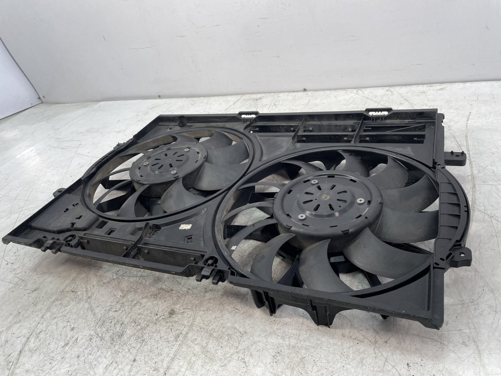 ✅ 13-17 OEM Bentley Continental GT 4.0L Radiator Cooling Fan Motor Assembly