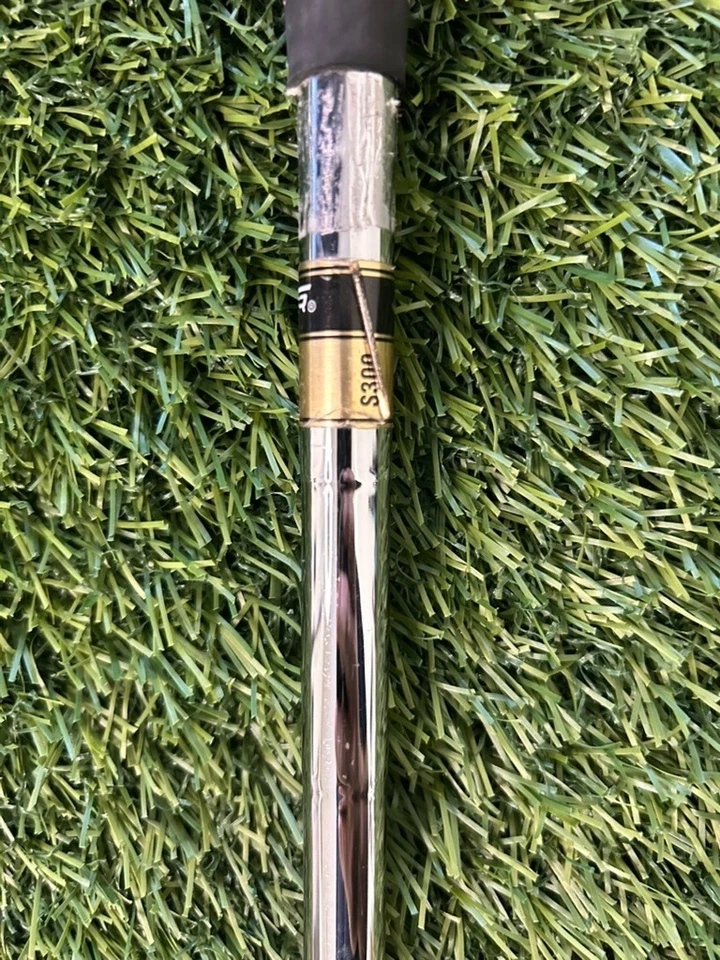 Juego de hierros Cleveland CG rojos 3-PW TT S300 empuñaduras rígidas flexibles Lamkin diestro Foto 3 de 4