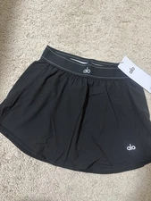 Alo Yoga Women’s Skirt – Size M (Runs Small, Fits Like S) – New With Tags