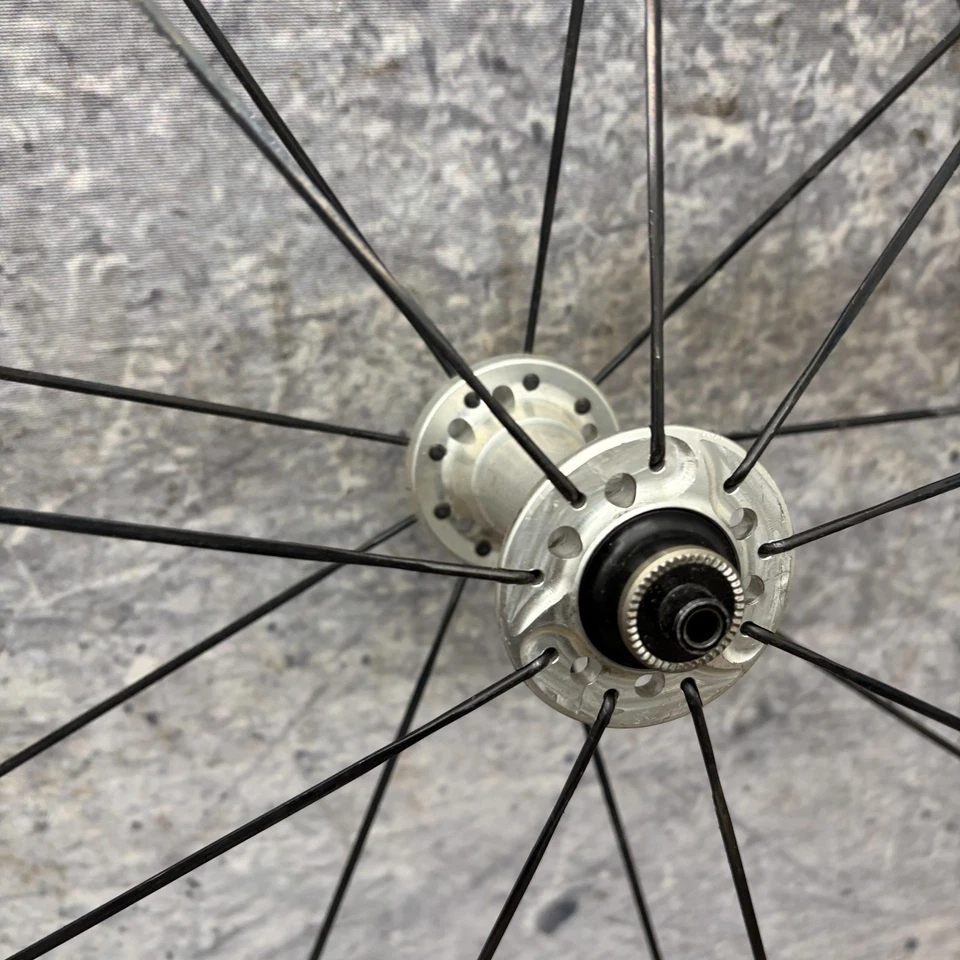 Bontrager Race X Lite roda dianteira 700c bicicleta de estrada série 6000 fabricada nos EUA Clincher - Imagem 2 de 4