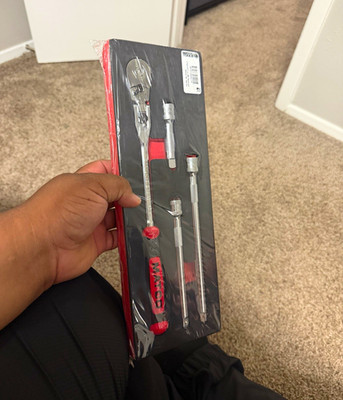 Matco Tools 4-Piece Mechanics Tool Set Ratchet & Extensions, Chrome Tray